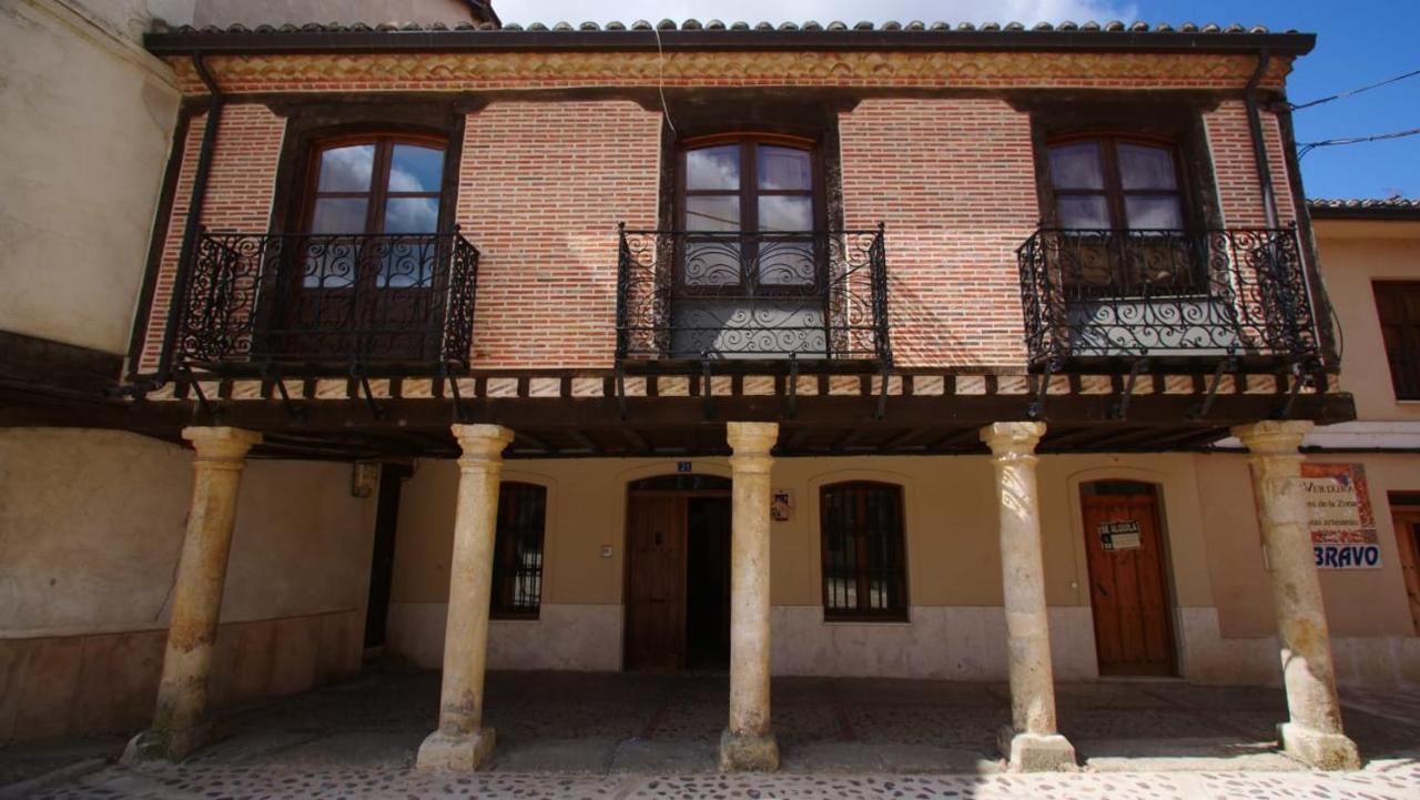 Casa Rural Plaza Vieja Saldaña Екстериор снимка