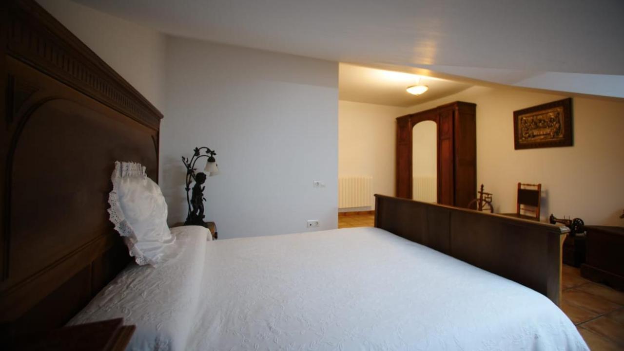 Casa Rural Plaza Vieja Saldaña Екстериор снимка