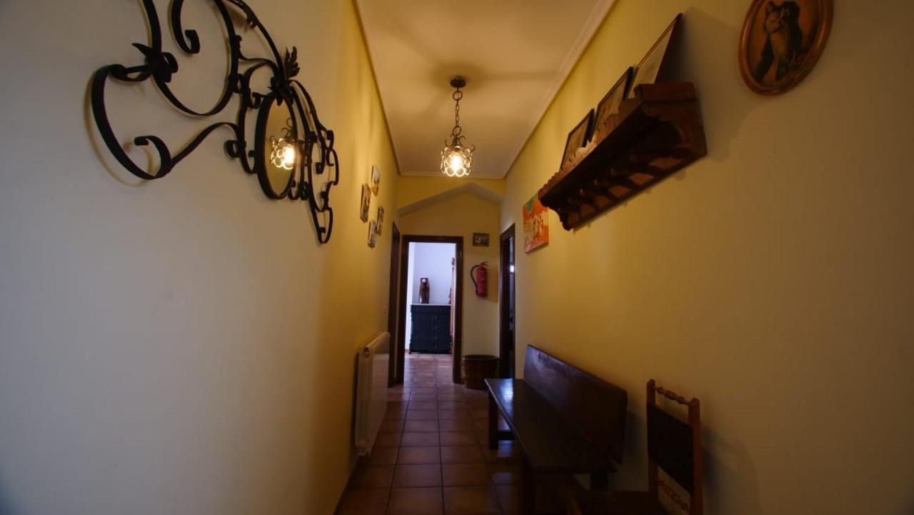 Casa Rural Plaza Vieja Saldaña Екстериор снимка